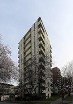 King Charles Court in Vancouver, BC - Building Photo