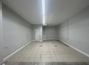 346 E 63rd St in New York, NY - Building Photo - Interior Photo