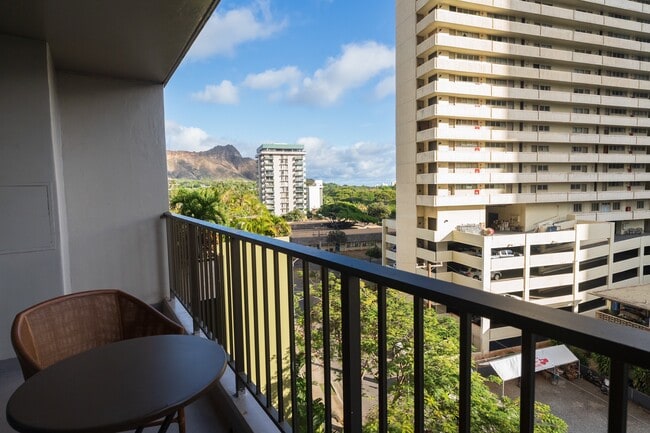 property at 229 Paoakalani Ave