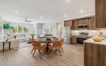 2400 Adeline St in Oakland, CA - Building Photo - Building Photo