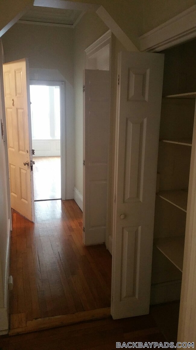 8 Fairfield St
