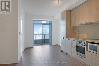 10 Honeycrisp Cres in Vaughan, ON - Building Photo - Building Photo