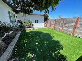 5531 Mary Ln Dr in San Diego, CA - Building Photo