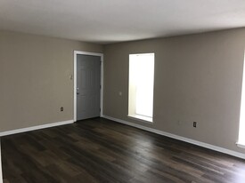 4523 Alvin Dark Ave, Unit 4 in Baton Rouge, LA - Building Photo
