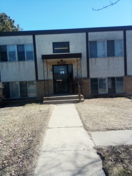 Sunnyside Apartments in Fridley, MN - Building Photo