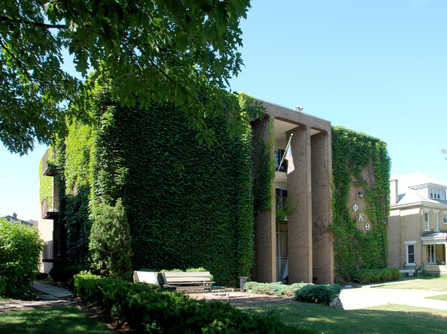 227 E 15th Ave in Columbus, OH - Foto de edificio - Building Photo