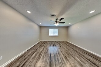 5711 Deer Timbers Trail in Humble, TX - Building Photo - Building Photo