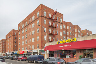 11601-11625 Queens Blvd in Forest Hills, NY - Building Photo - Building Photo