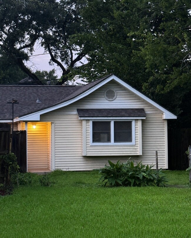 4109 Duval St