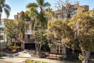 1425-1427 N Detroit St in Los Angeles, CA - Foto de edificio - Building Photo