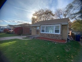 12819 Lenore in Redford, MI - Building Photo