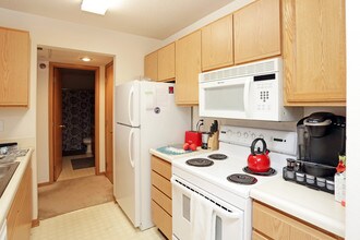 Total Property Management 134 Campus in Ames, IA - Foto de edificio - Interior Photo