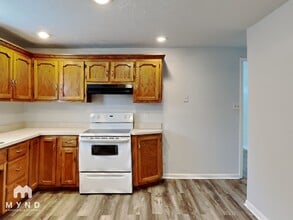 808 W Smith Valley Rd in Greenwood, IN - Building Photo - Building Photo