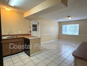6063 Shingler Ave in Spring Hill, FL - Building Photo - Building Photo