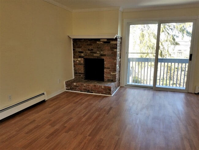 678 Savin Ave, Unit 2D