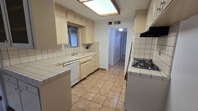 4184 N Briarwood Ave in Fresno, CA - Foto de edificio - Building Photo