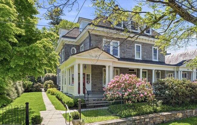 property at 36 E Chestnut Hill Ave