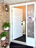 2586 Foxmeadow Rd in Peterborough, ON - Building Photo