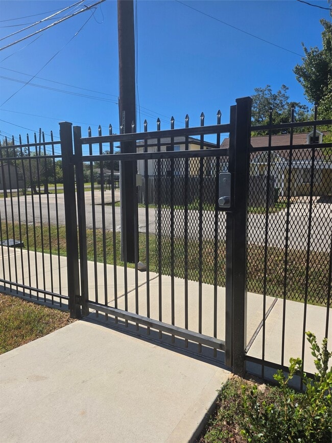 7823 Gladstone St in Houston, TX - Building Photo - Building Photo