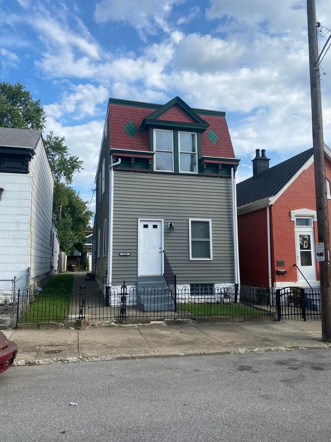 property at 422 Hodge St
