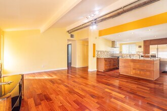 19951 Acre St in Northridge, CA - Building Photo - Building Photo