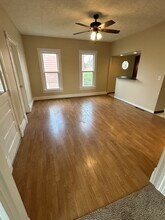 211 W 2nd St in Gridley, IL - Foto de edificio - Building Photo