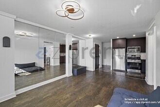 2285 Peachtree Rd in Atlanta, GA - Building Photo - Building Photo