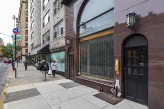 40-42 E 84th St in New York, NY - Building Photo - Building Photo