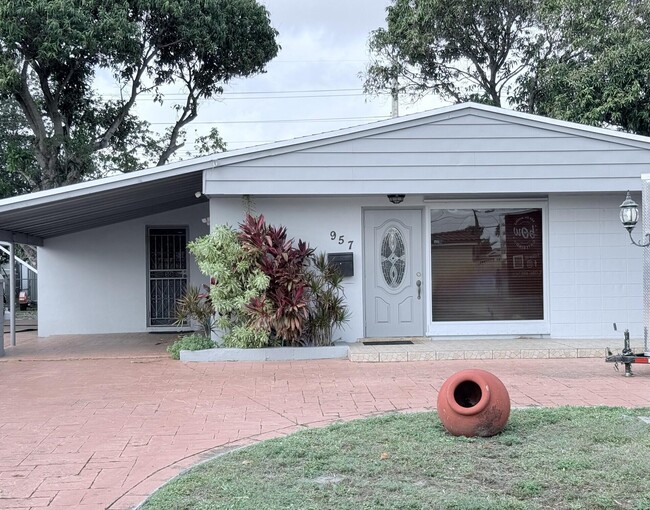 property at 957 W 67th St