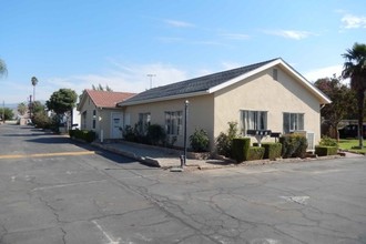 763 W Avenue L in Calimesa, CA - Foto de edificio - Building Photo