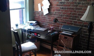 25 Ridgeway Ln, Unit 2 in Boston, MA - Building Photo - Building Photo