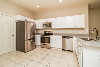 430 Bloomfield Dr in Kissimmee, FL - Building Photo - Building Photo