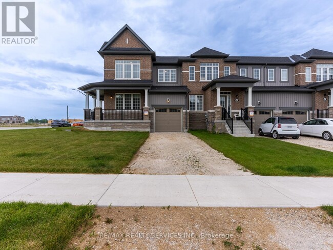 66 Stately Dr in Wasaga Beach, ON - Building Photo - Building Photo