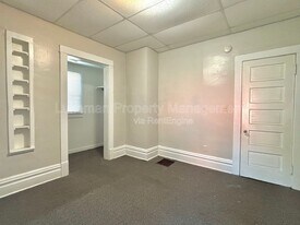 530 Locust St in Kalamazoo, MI - Building Photo