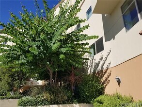 4440 Vantage Ave in Los Angeles, CA - Foto de edificio - Building Photo