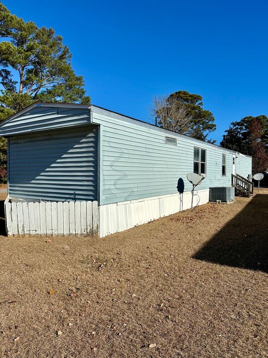128 Zack Cir in Jacksonville, NC - Building Photo
