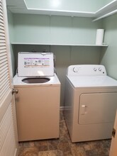 6213 Dewdrop Way in Temple Terrace, FL - Foto de edificio - Building Photo