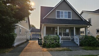 6513 31st Ave S in Seattle, WA - Building Photo
