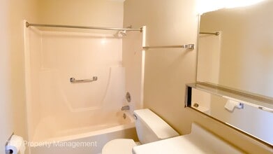 445 Elm Pl in Princeton, IL - Building Photo - Building Photo