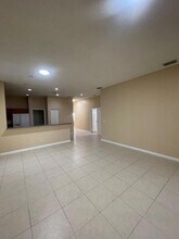 114 Canterbury Pl in Royal Palm Beach, FL - Building Photo - Building Photo