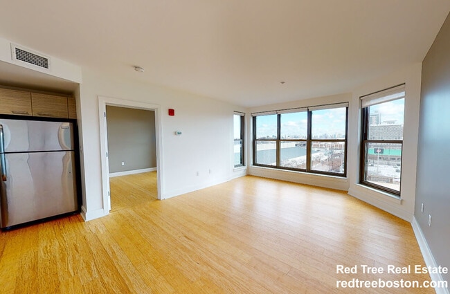 40 Malvern St in Boston, MA - Foto de edificio - Building Photo