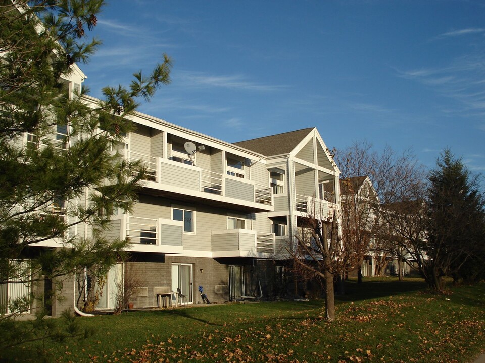 1617 Troy Dr in Madison, WI - Building Photo