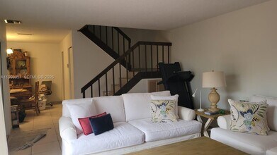 1544 Forest Lakes Cir in West Palm Beach, FL - Foto de edificio - Building Photo