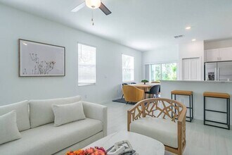 5082 Capri Hbr Dr in Wimauma, FL - Building Photo - Building Photo