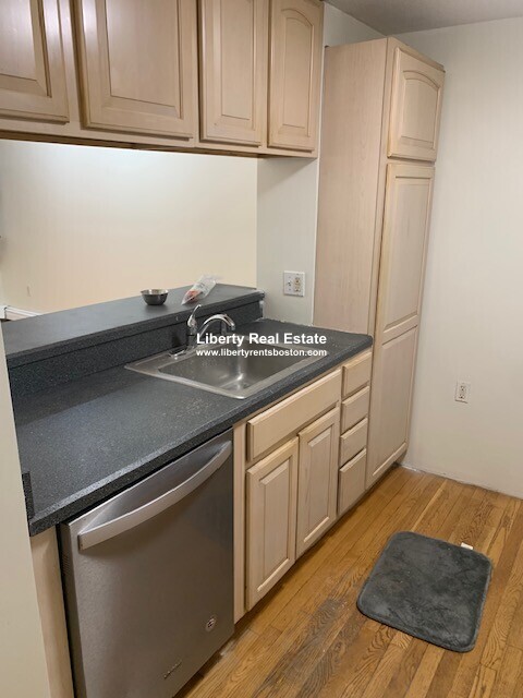 1345 Commonwealth Ave, Unit 1345 in Boston, MA - Building Photo