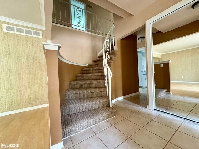 3550 Kings Point Dr in Troy, MI - Building Photo - Building Photo