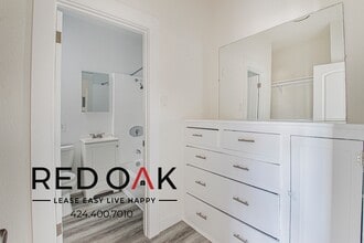 2737 San Marino St in Los Angeles, CA - Building Photo - Building Photo