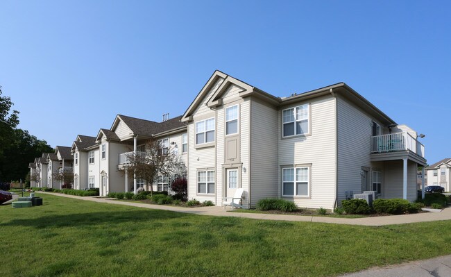 Cobblestone Court Aparments in Painesville, OH - Building Photo - Building Photo