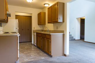 Woodfield Apartments in Grand Rapids, MI - Building Photo - Building Photo