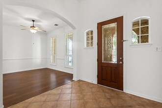 2127 Clear Lake Pl in Round Rock, TX - Foto de edificio - Building Photo